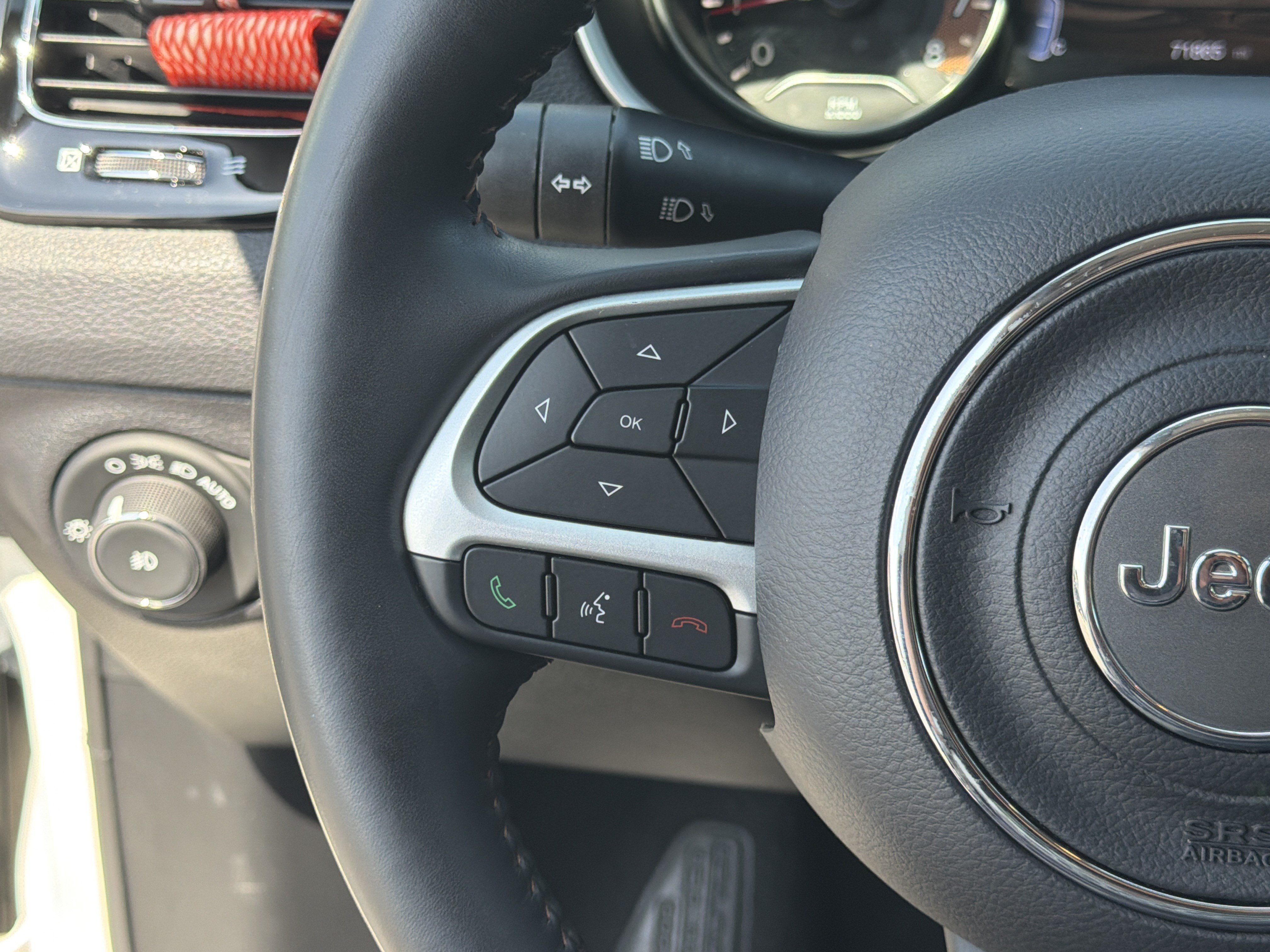 Used 2019 White Clearcoat Jeep Limited image 29