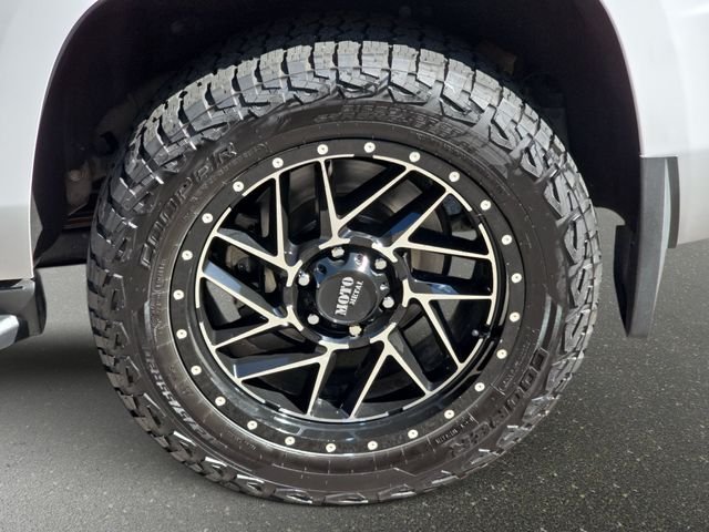 Used 2020 White Chevrolet LT image 37