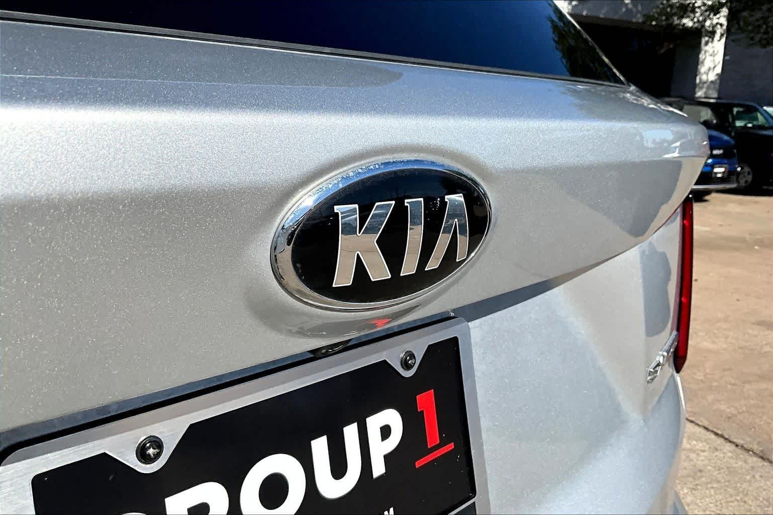 Used 2021 Sparkling Silver Kia SX image 31