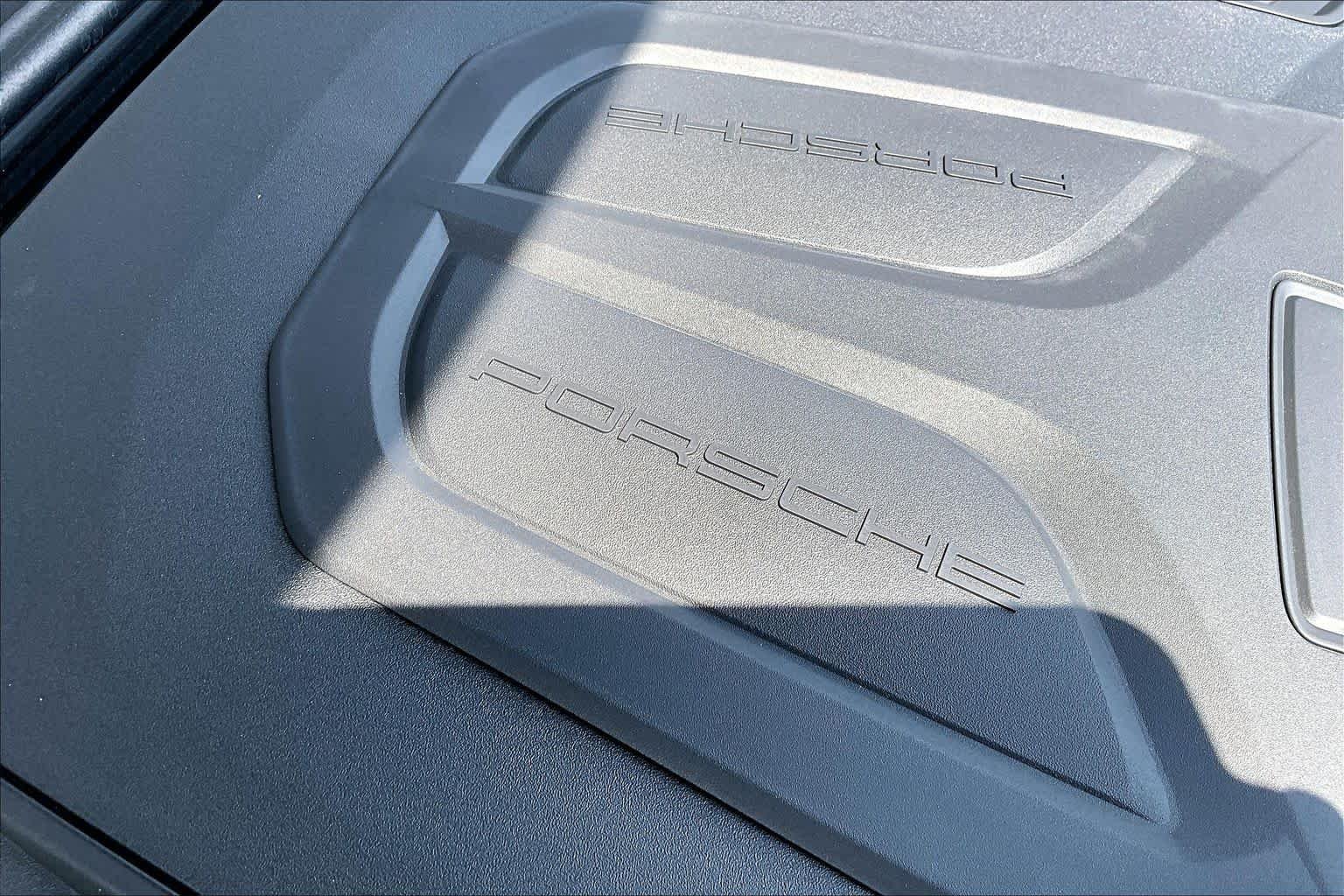 Used 2025 Carrara White Metallic Porsche  image 33