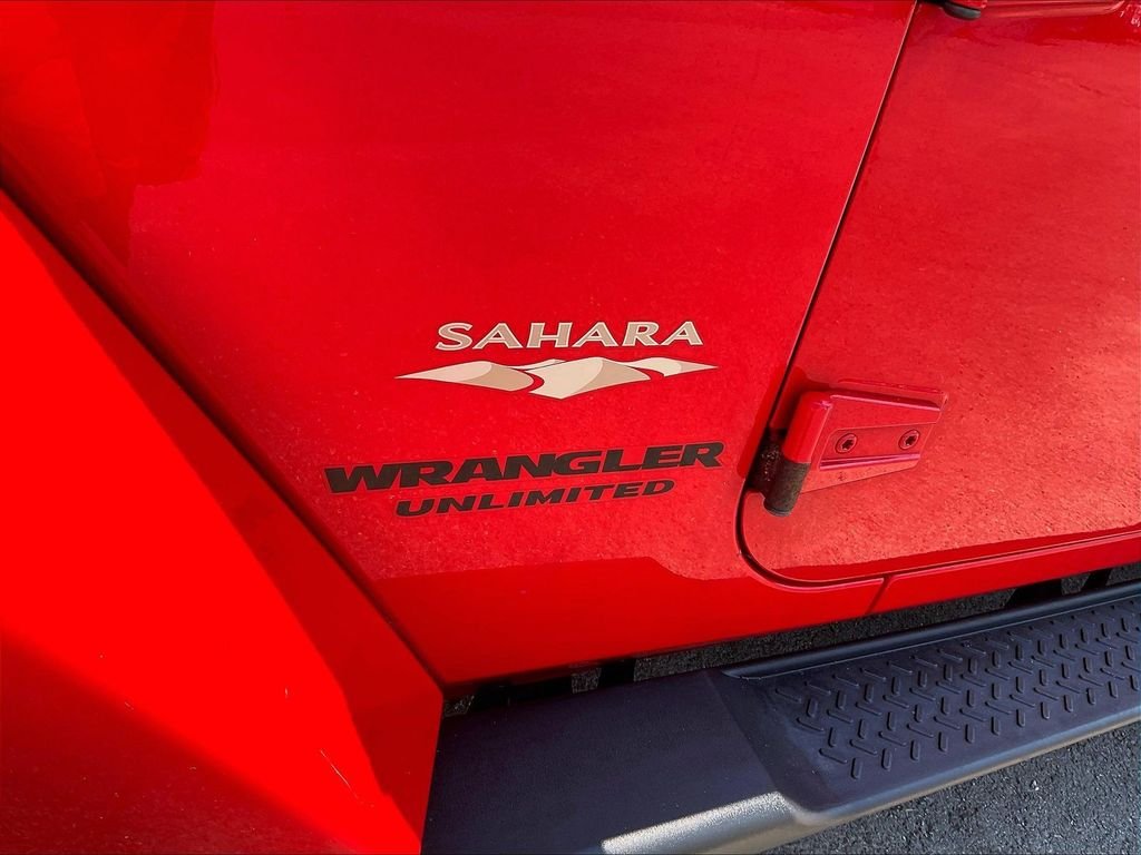 Used 2015 Red Jeep Unlimited Sahara image 27