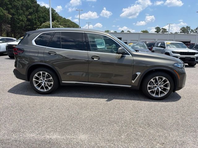 Used 2026 Green BMW xDrive40i image 2