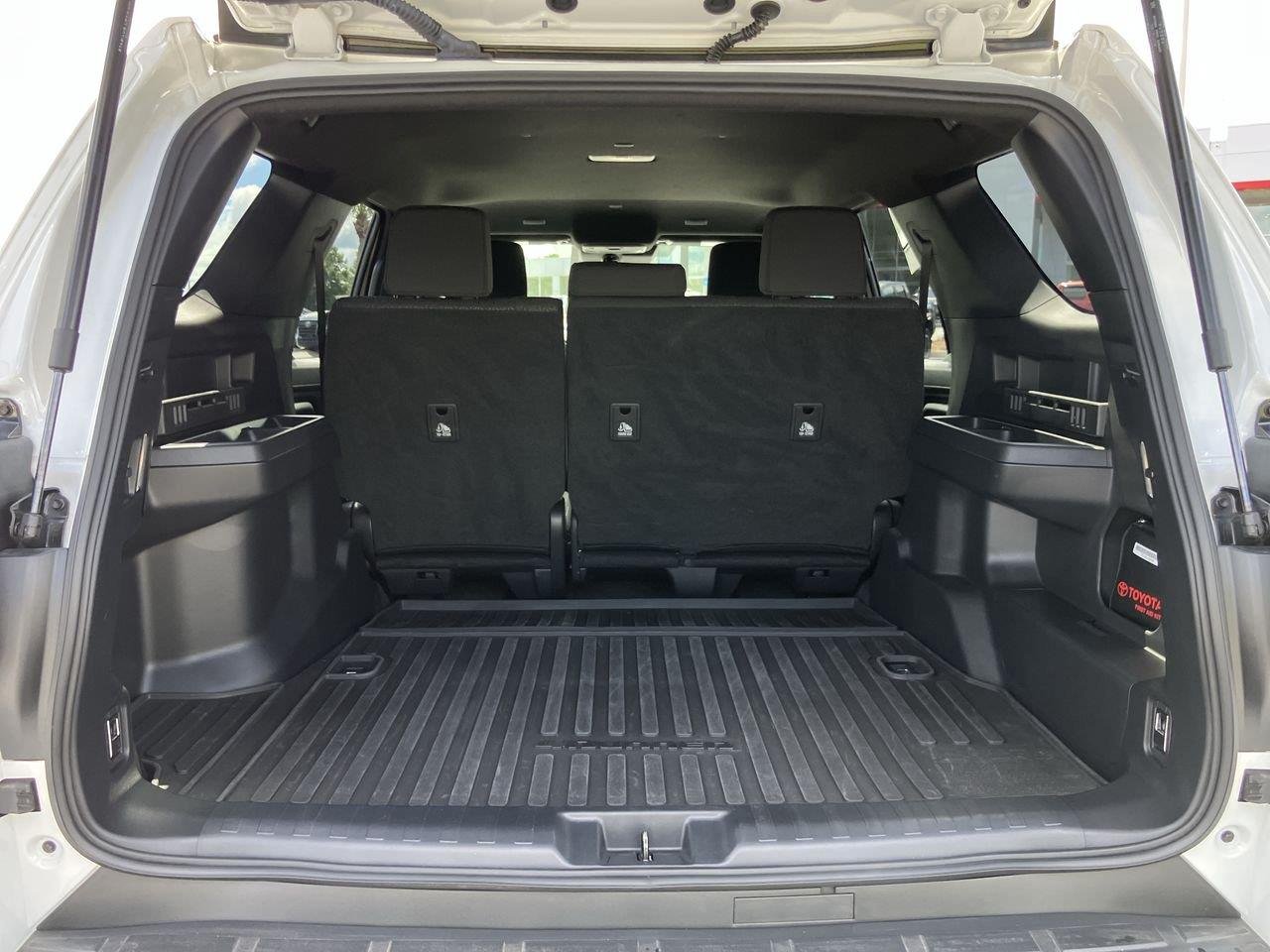 Used 2025 White (Ice Cap) Toyota SR5 image 27