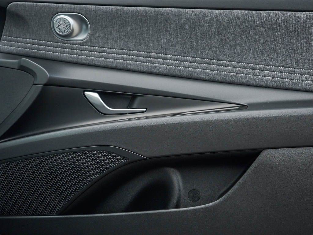 New 2026 Ecotronic Gray Hyundai Limited Sedan FWD image 8