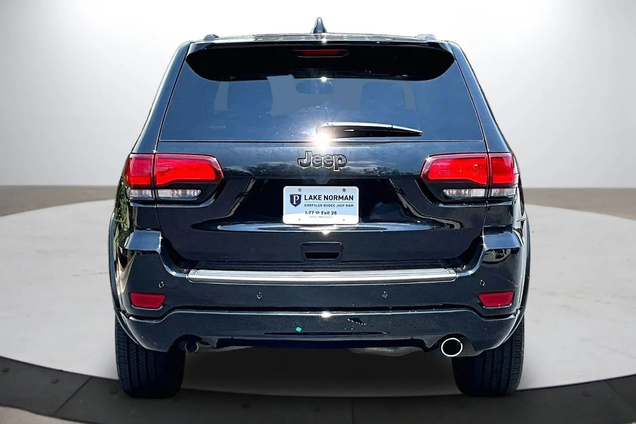 Certified Used 2018 Black Jeep Altitude image 8