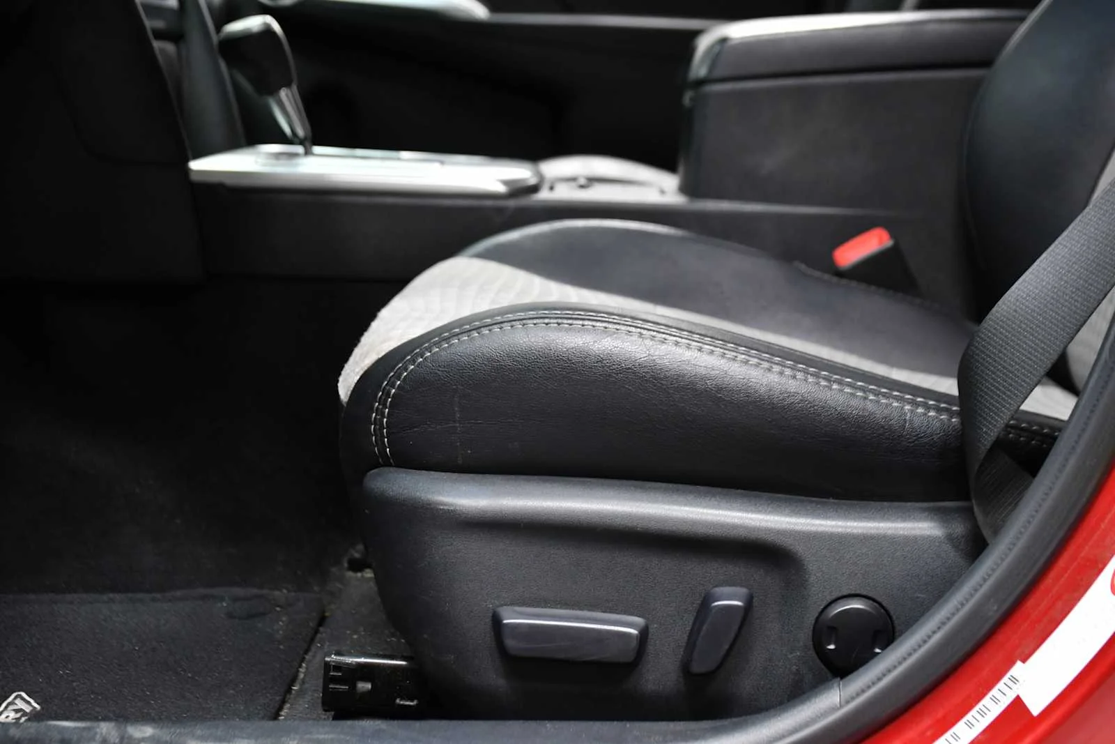 Used 2013 Barcelona Red Metallic Toyota SE image 15