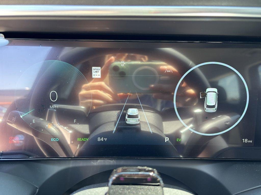 New 2026 Abyss Black Hyundai SEL 7P image 23