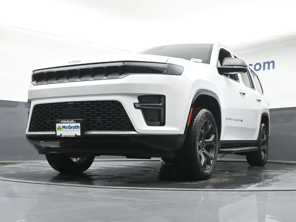 New 2026 White Jeep Limited Altitude image 7