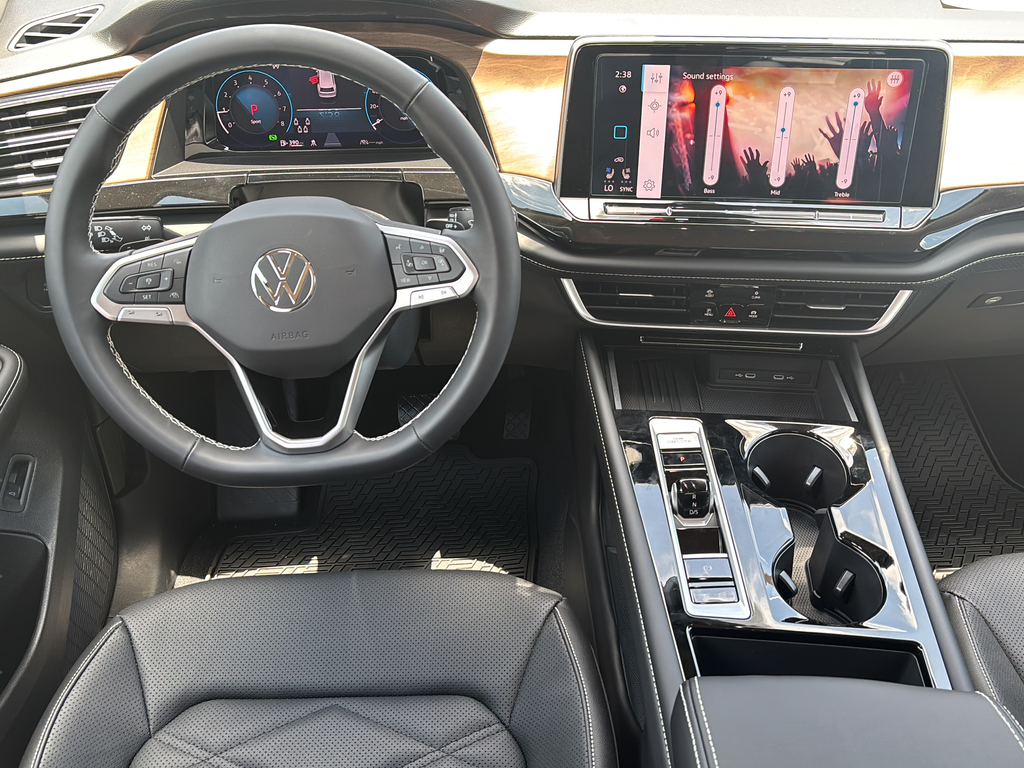 New 2026 Black Volkswagen 2.0T SE w/Technology image 19