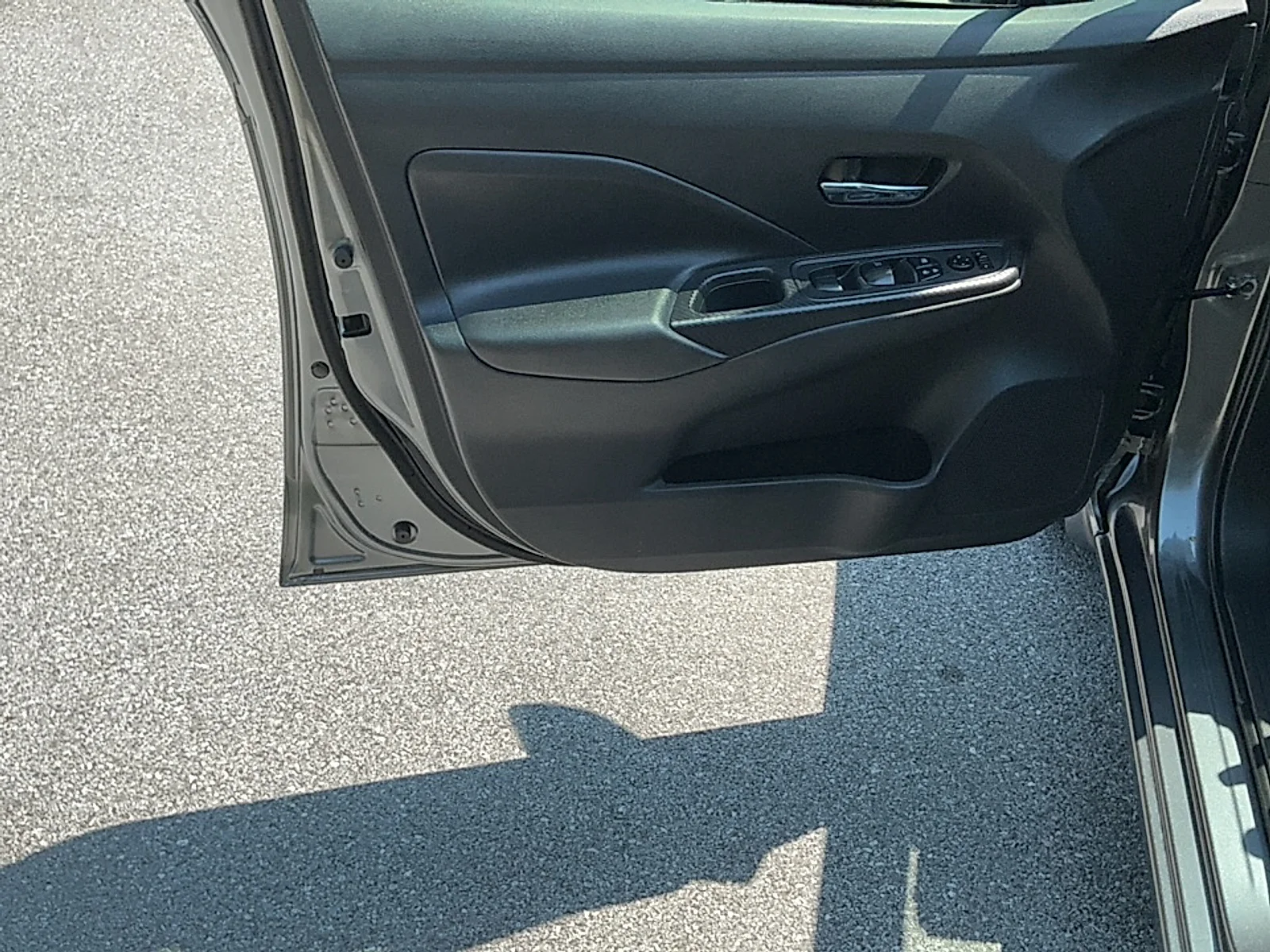 Used 2024 Gun Metallic Nissan 1.6 SV image 6