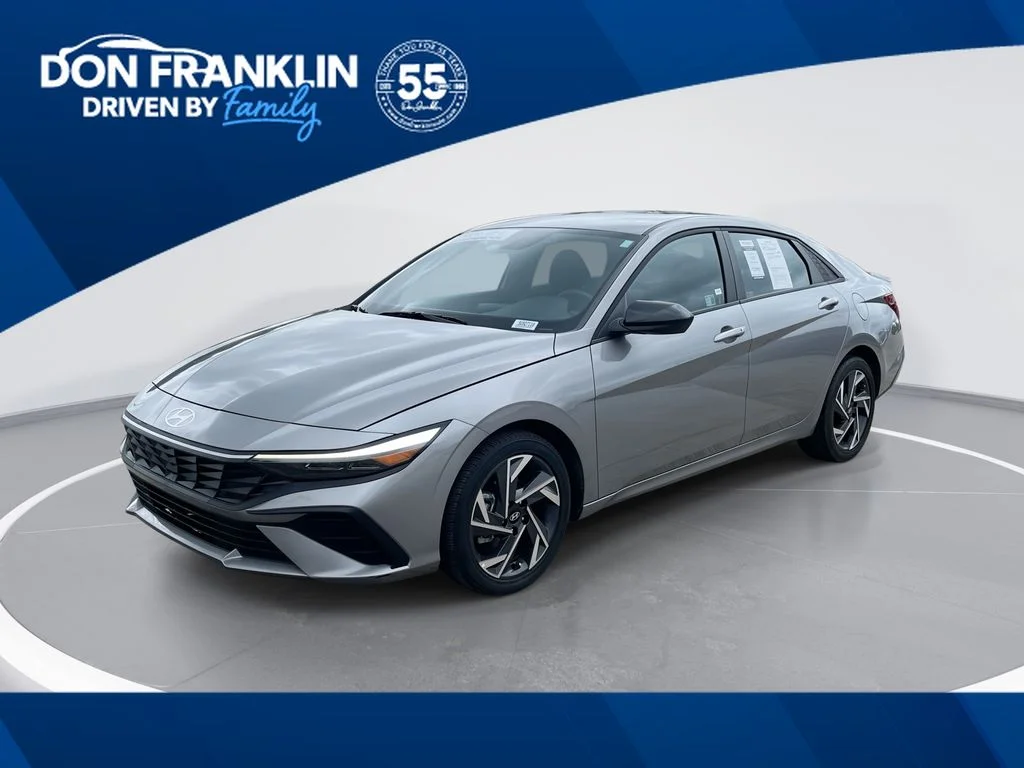 Used 2025 Silver Hyundai SEL Sport image 1