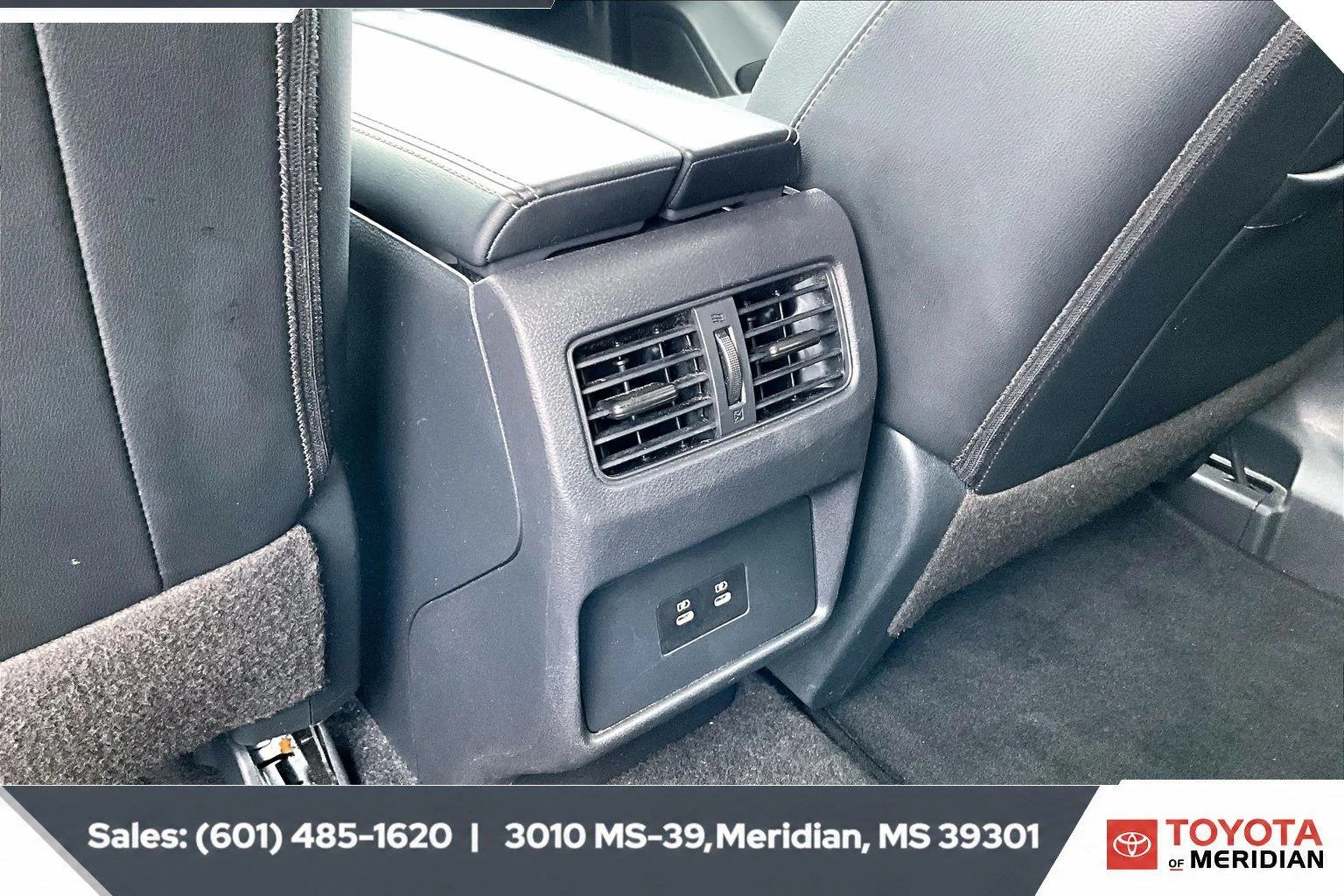 Used 2026 Deep Ocean Blue Pearl Nissan SL image 23
