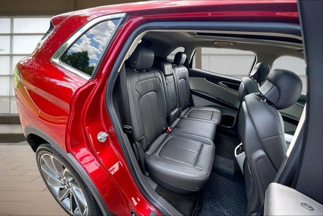 Used 2020 Red Lincoln Reserve image 27