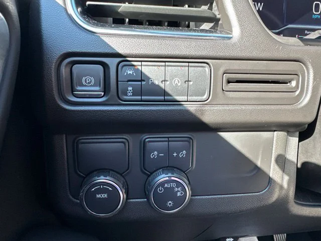 2024 Chevrolet Suburban Premier - Photo 22