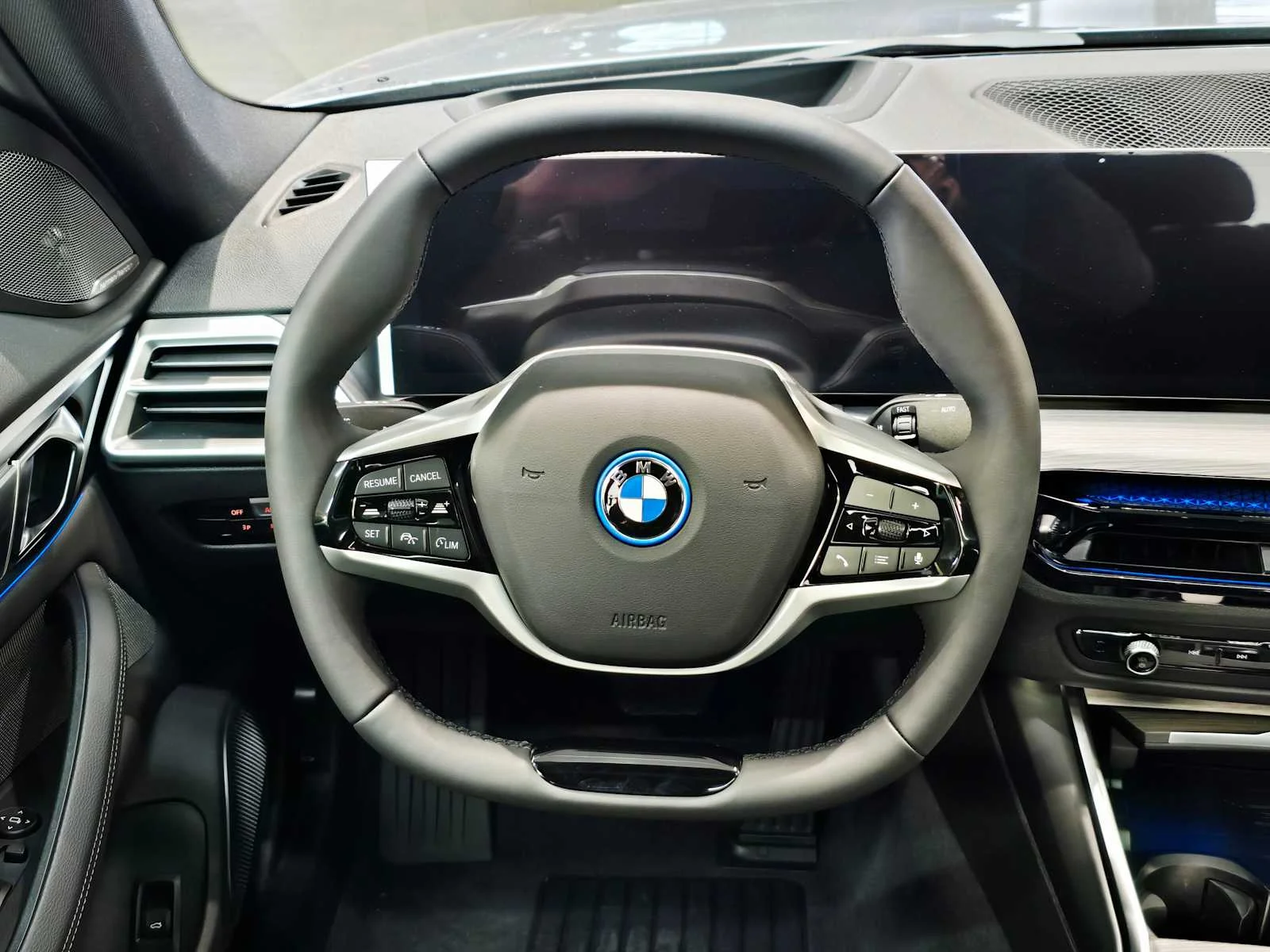 New 2026 Skyscraper Grey Metallic BMW xDrive40 image 11