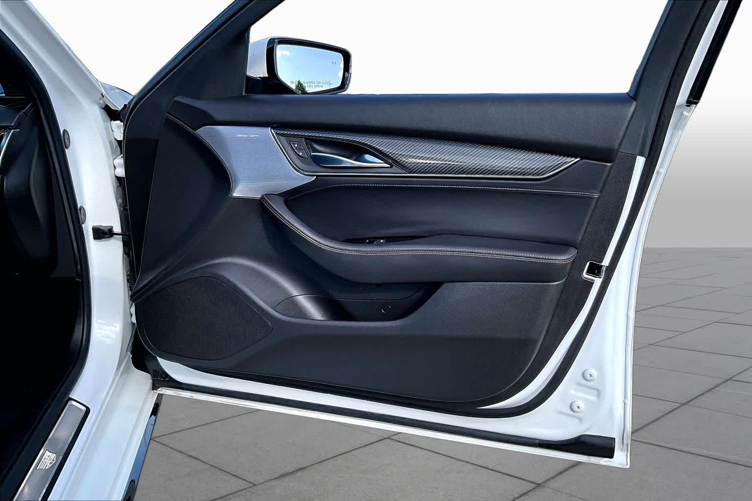 Used 2023 Crystal White Tricoat Cadillac Sport image 22