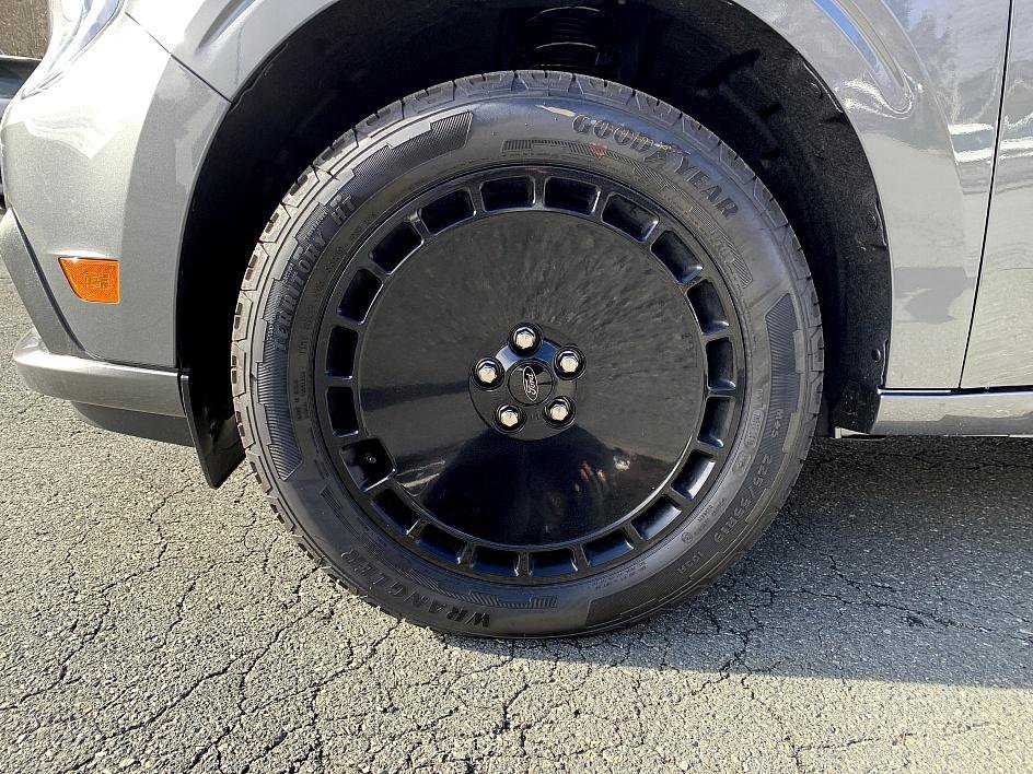 New 2026 Carbonized Gray Metallic Ford Lobo™ image 8