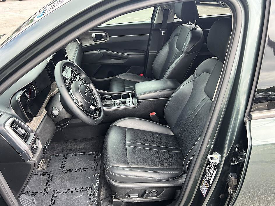 Used 2022 Aruba Green Kia X-Line EX image 13