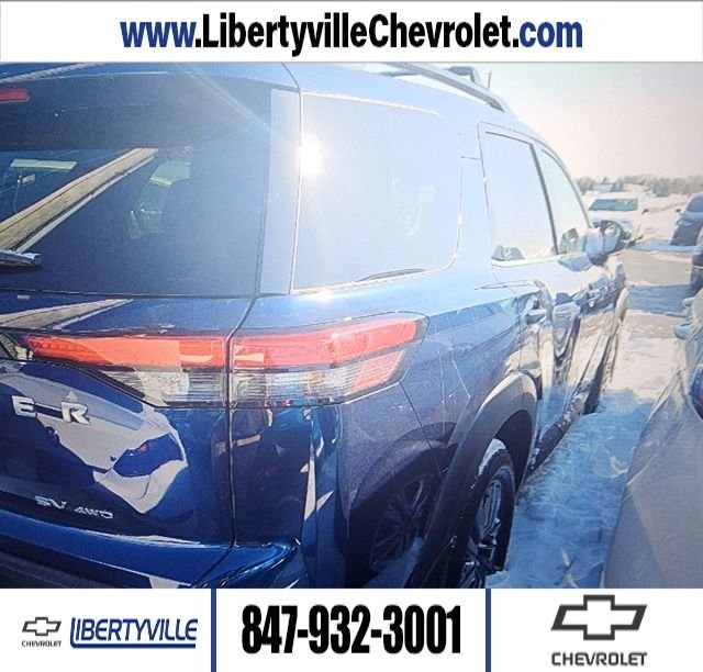 2022 Nissan Pathfinder SV