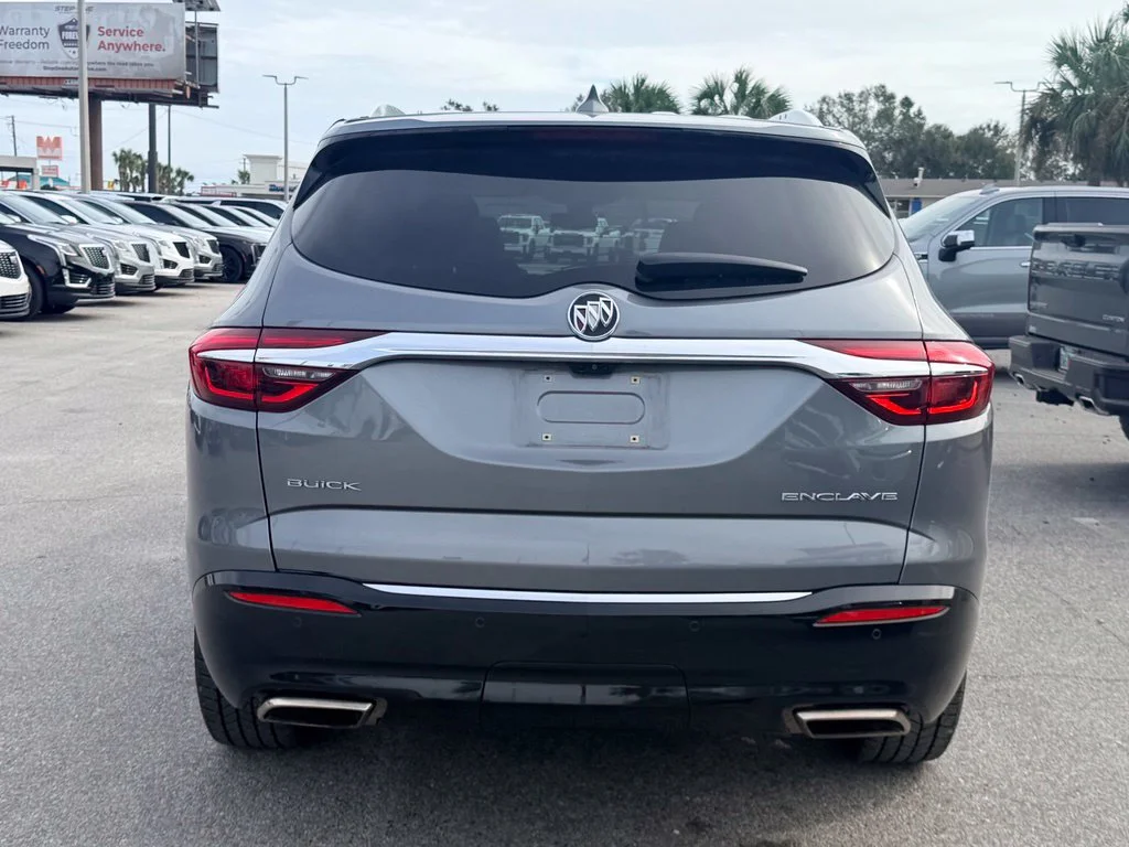 Used 2018 Gray Buick Avenir image 5