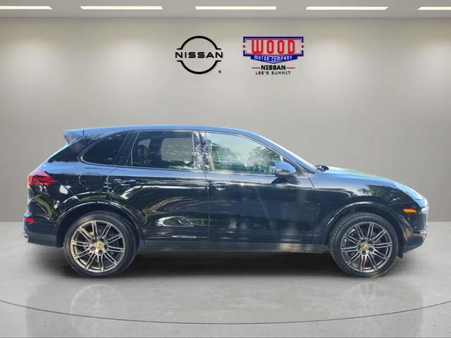Used 2018 Black Porsche Base image 2