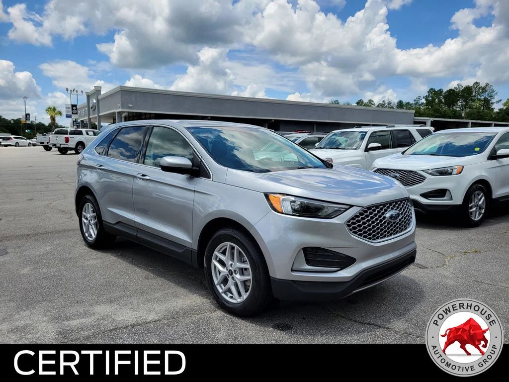 Used 2024 Silver Ford SEL image 8