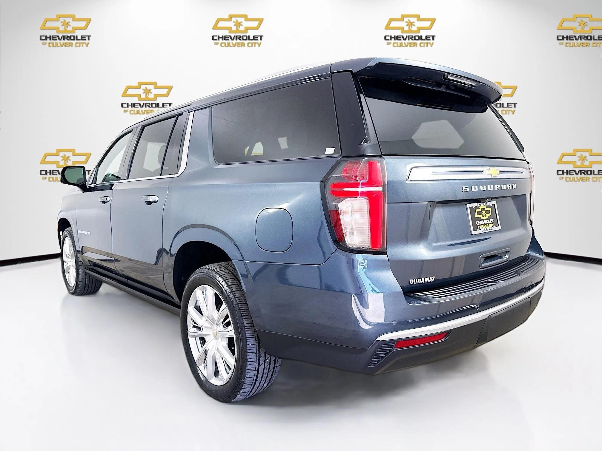 Used 2021 Shadow Gray Metallic Chevrolet High Country image 6