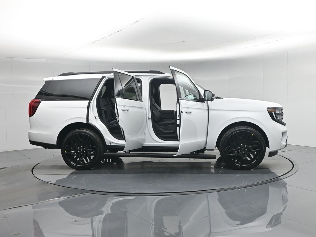New 2026 Oxford White Ford Platinum image 4