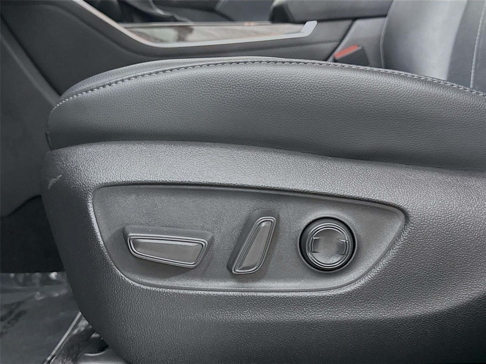Used 2024 Midnight Black Metallic Toyota Hybrid Limited image 32