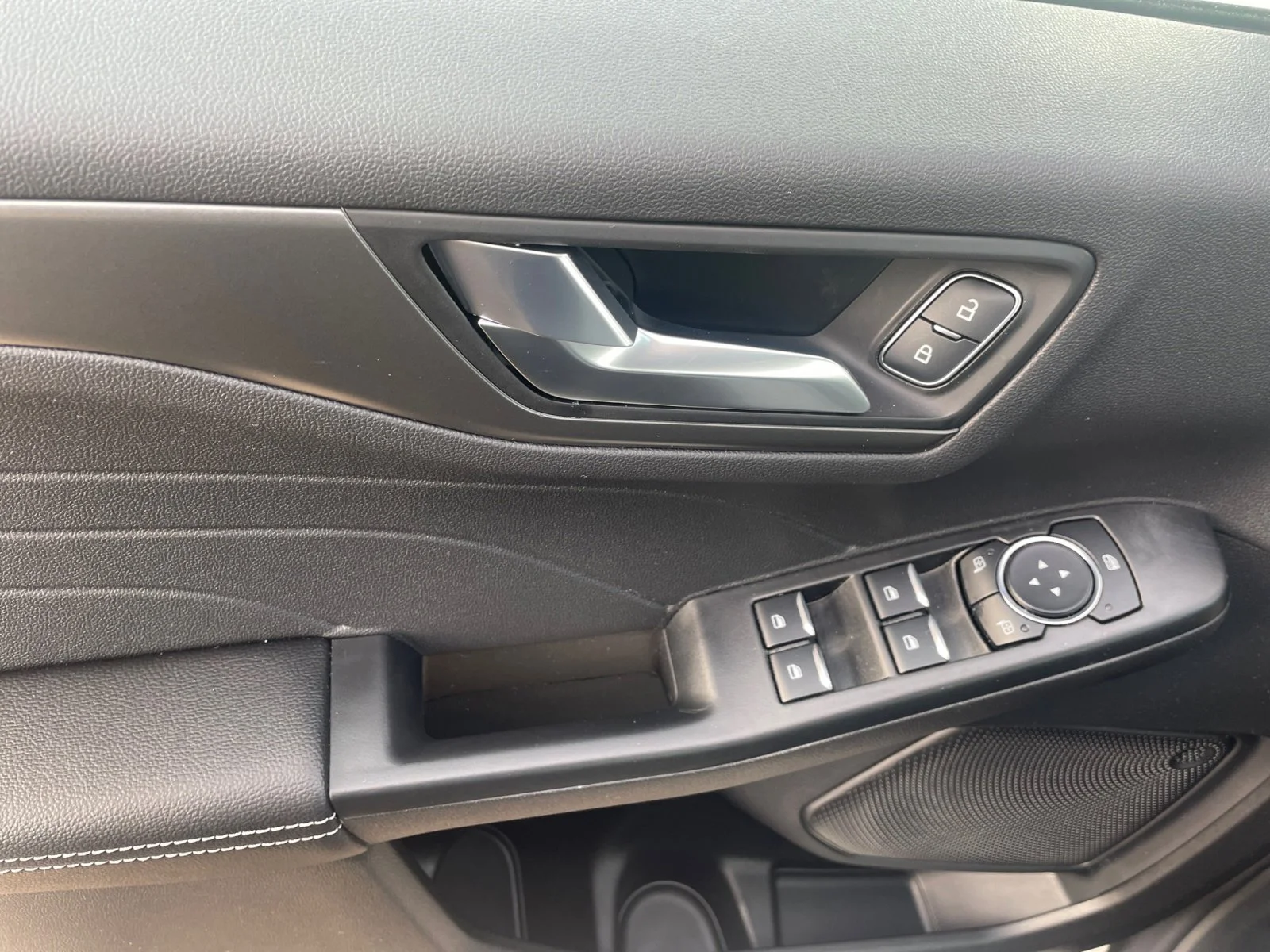 New 2025 Star White Metallic Tri-Coat Ford PHEV image 17