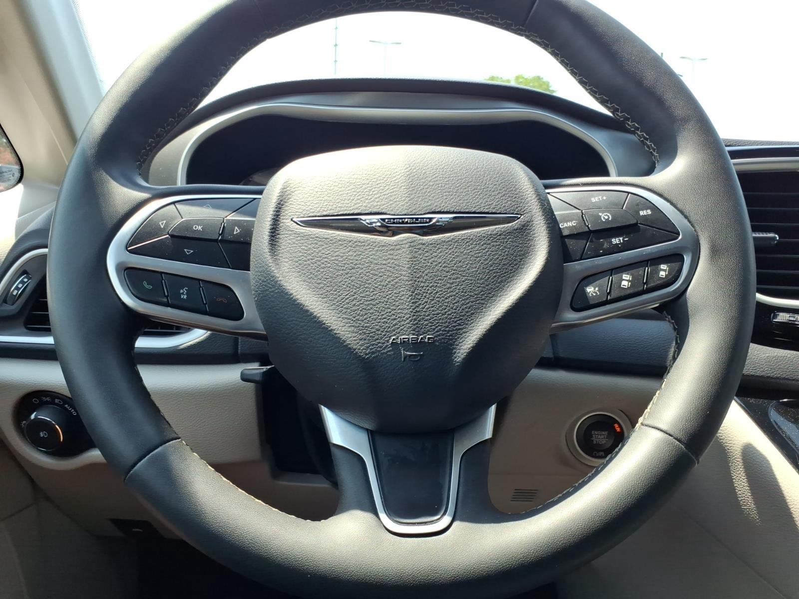 Used 2024 Silver Mist Clearcoat Chrysler Touring L image 25