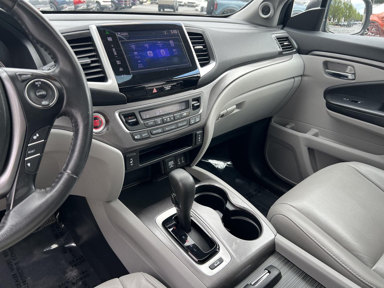 Used 2016 Blue Honda EX-L image 37