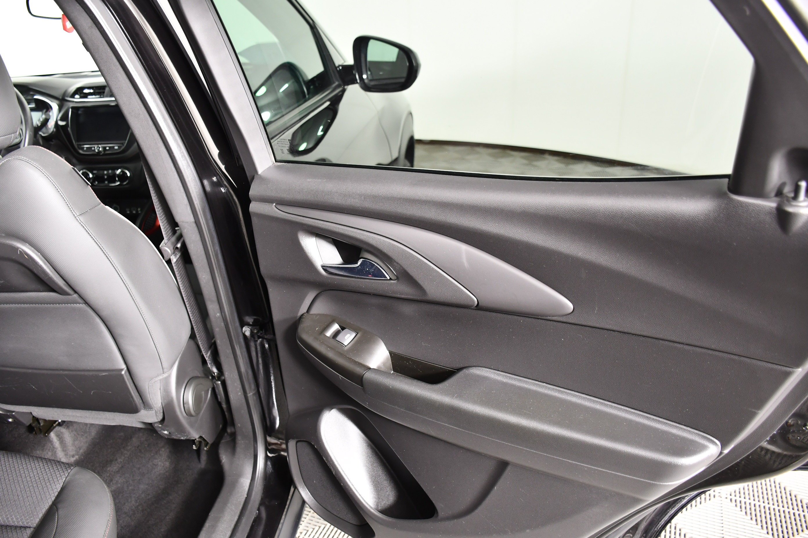 Used 2023 Mosaic Black Metallic Chevrolet RS image 44