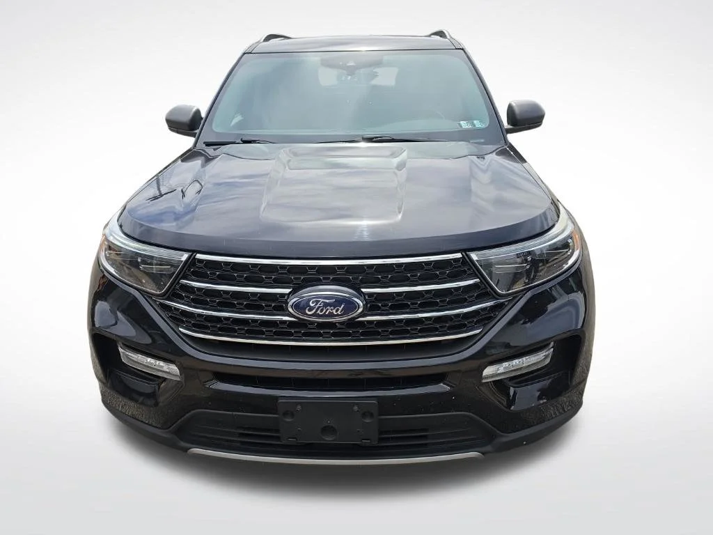 Used 2020 Black Ford XLT image 2