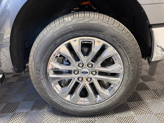 New 2026 Carbonized Gray Metallic Ford XLT image 43