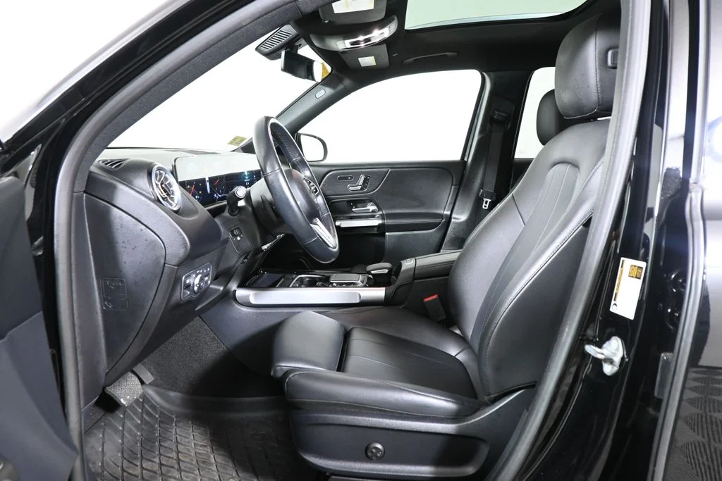 Certified Used 2023 Black Mercedes-Benz GLB 250 image 3