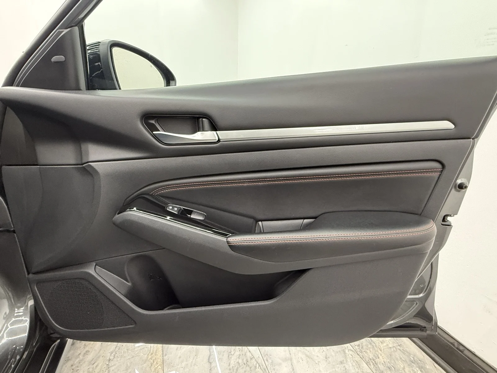 Used 2023 Gun Metallic Nissan 2.5 SR image 32