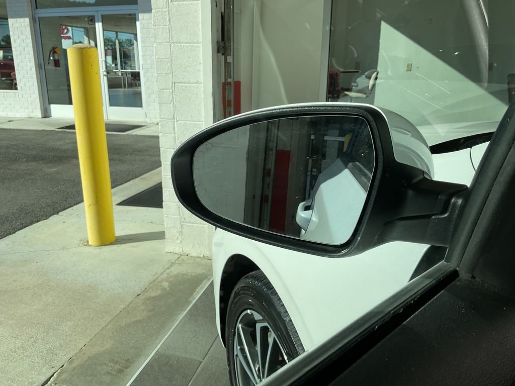 Used 2023 White Kia LXS image 13