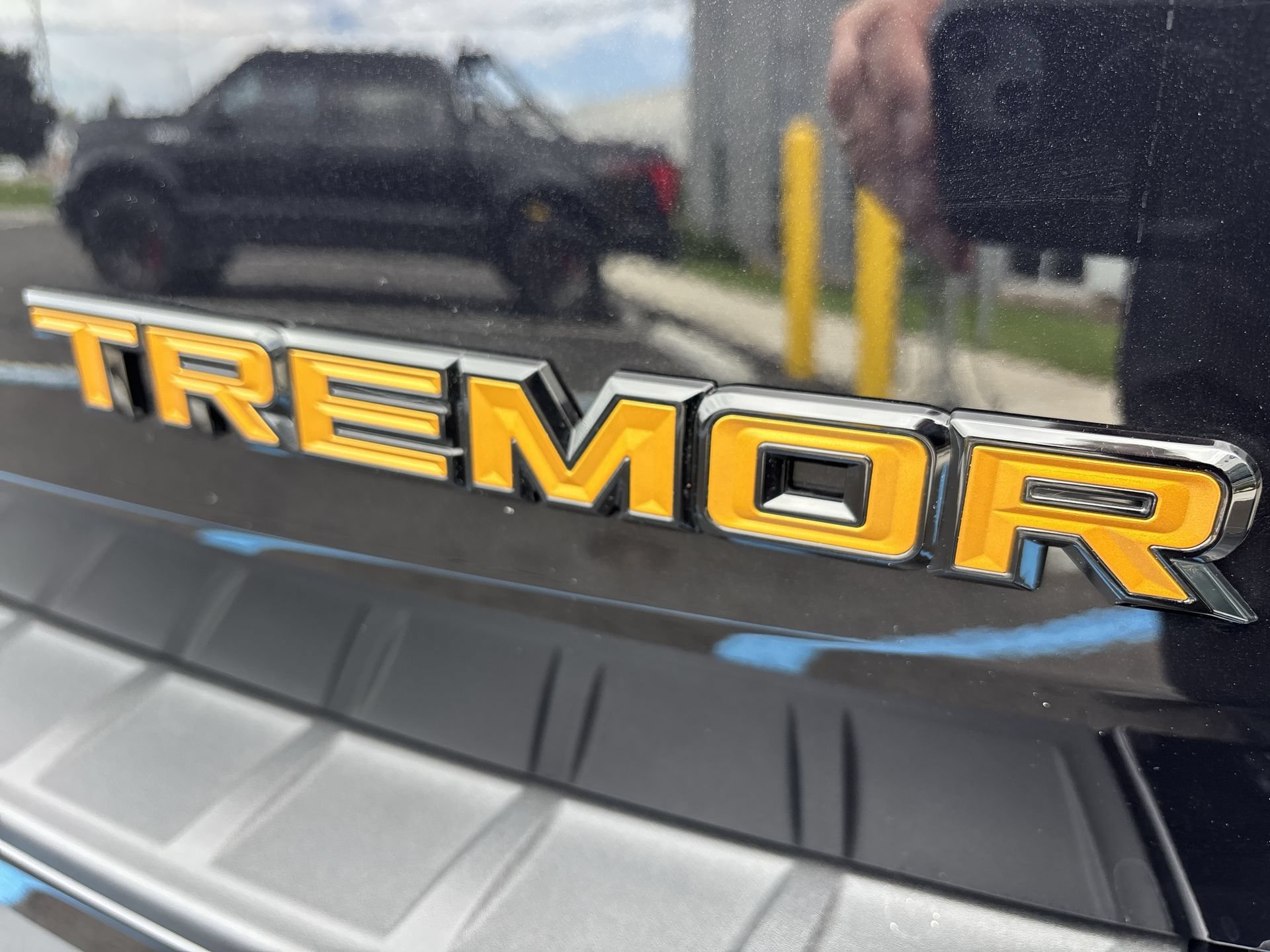 New 2026 Agate Black Metallic Ford Tremor® image 30