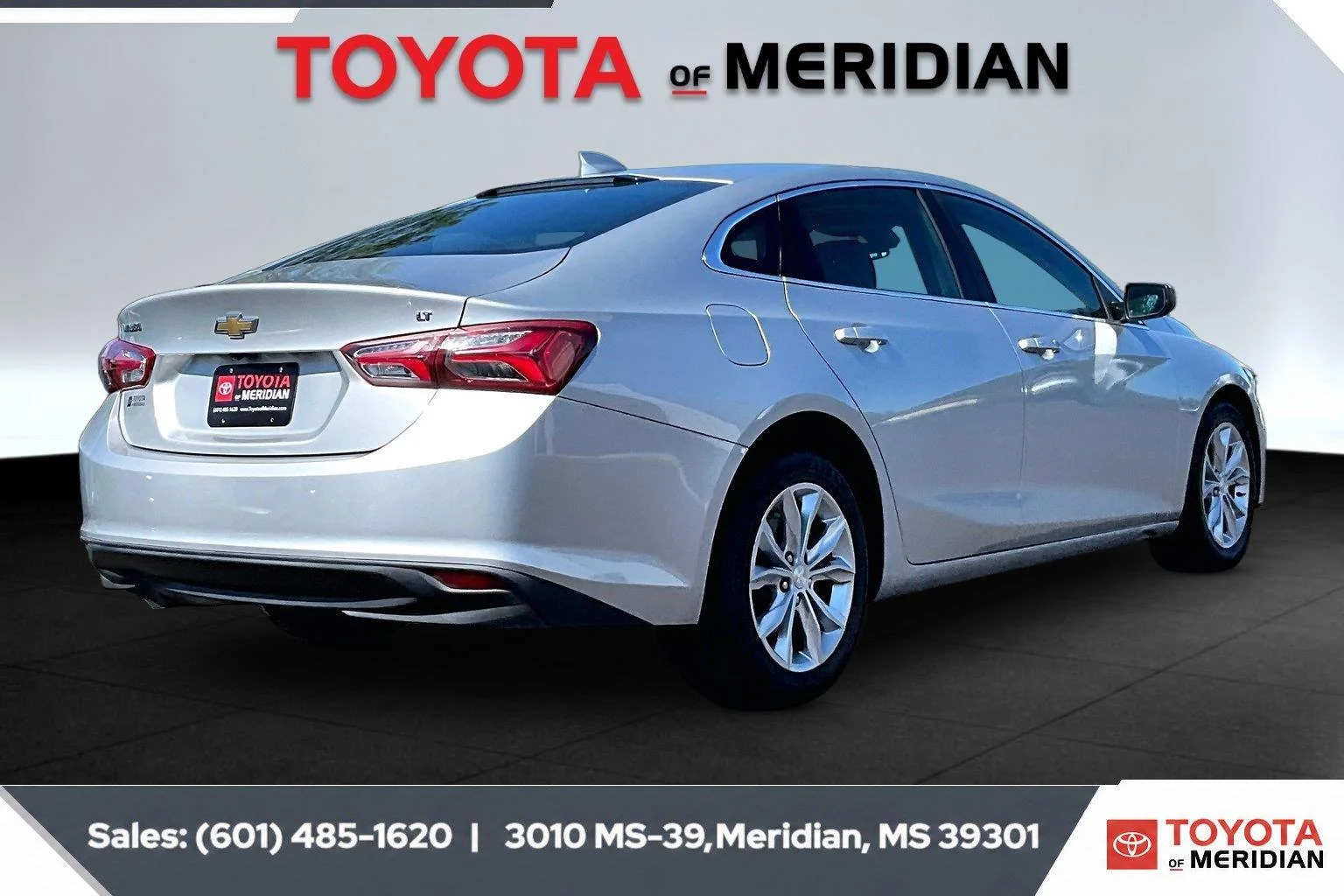 Used 2020 Silver Ice Metallic Chevrolet LT image 11
