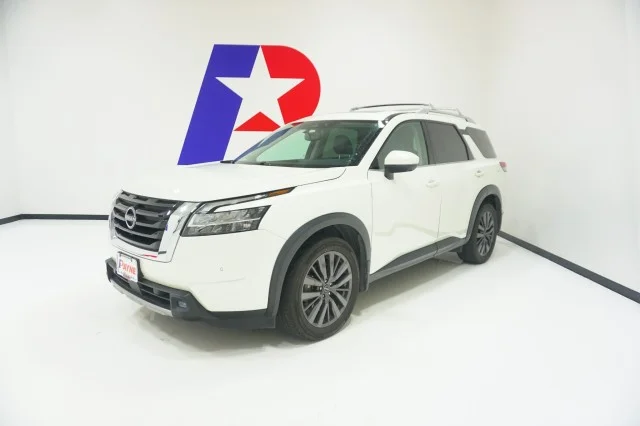 2022 Nissan Pathfinder SL