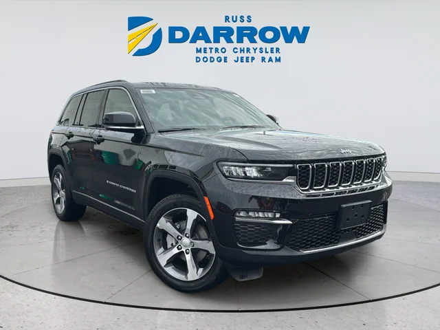 New 2025 Diamond Black Crystal Pearl-Coat Exterior Paint Jeep Limited image 7
