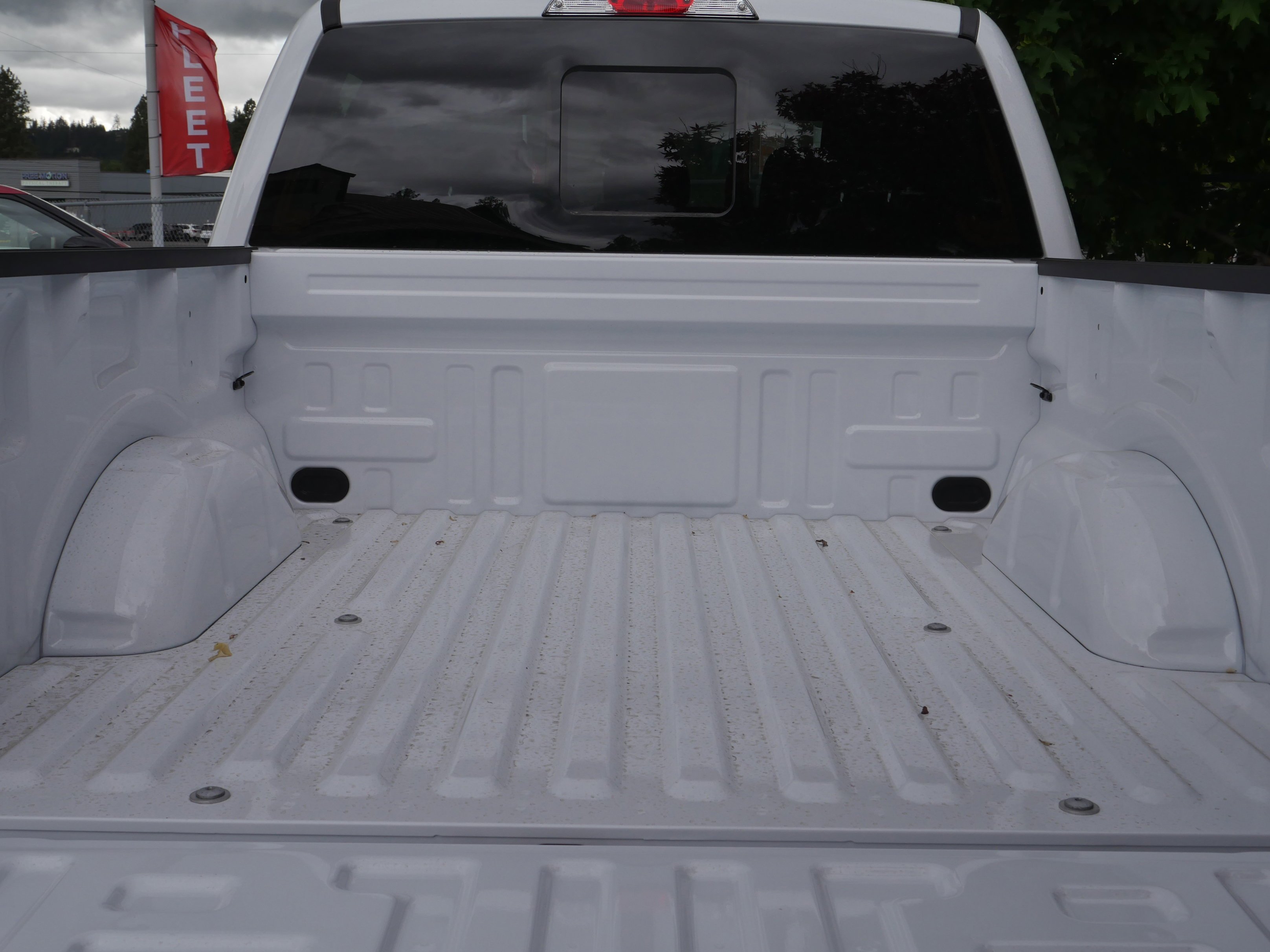 New 2026 Oxford White Ford XLT image 23