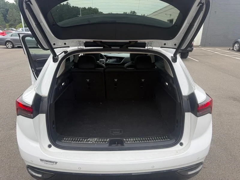 Used 2021 White Buick Essence image 8