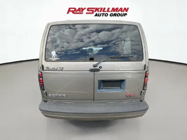 Used 2001 Gray GMC Upfitter image 5