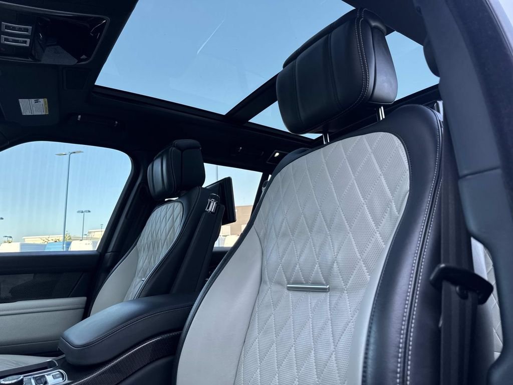 Used 2019 SVO PALETTE WHITE Land Rover SVAutobiography image 22
