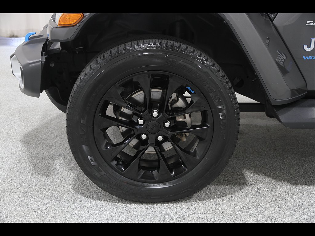 Used 2022 Granite Crystal Metallic Clear Coat Jeep Sahara 4xe image 24