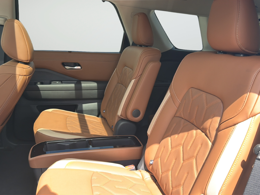 New 2026 White Nissan Platinum image 36