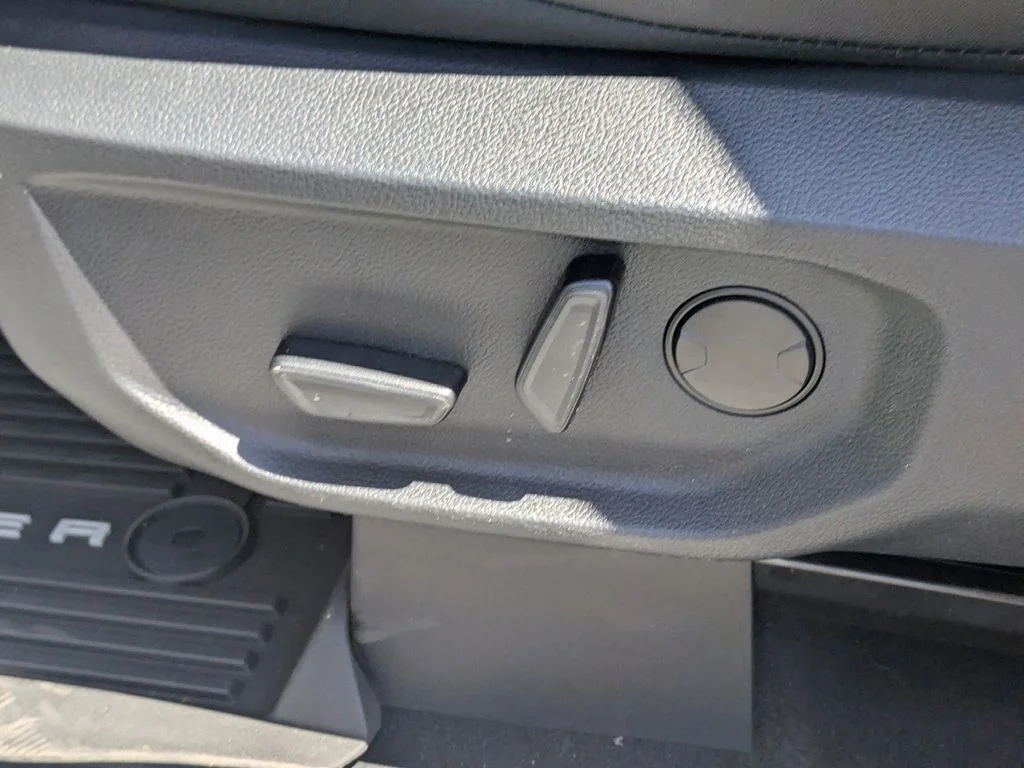 New 2026 Avalanche Ford Lariat image 21