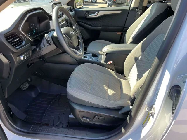 Certified Used 2020 Oxford White Ford SE image 29